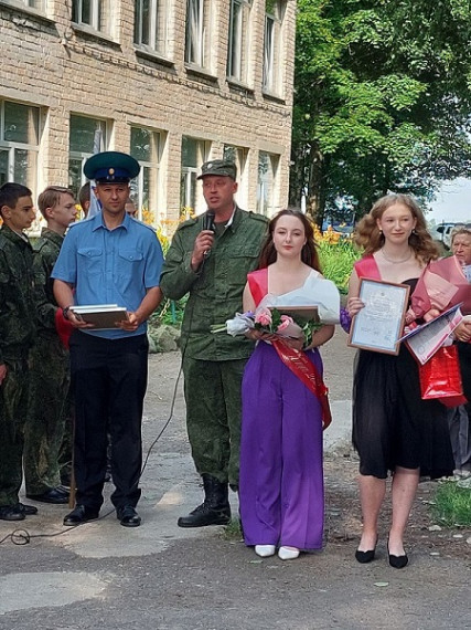 НАГРАЖДЕНИЕ ПЕДАГОГОВ И ВЫПУСКНИКОВ.